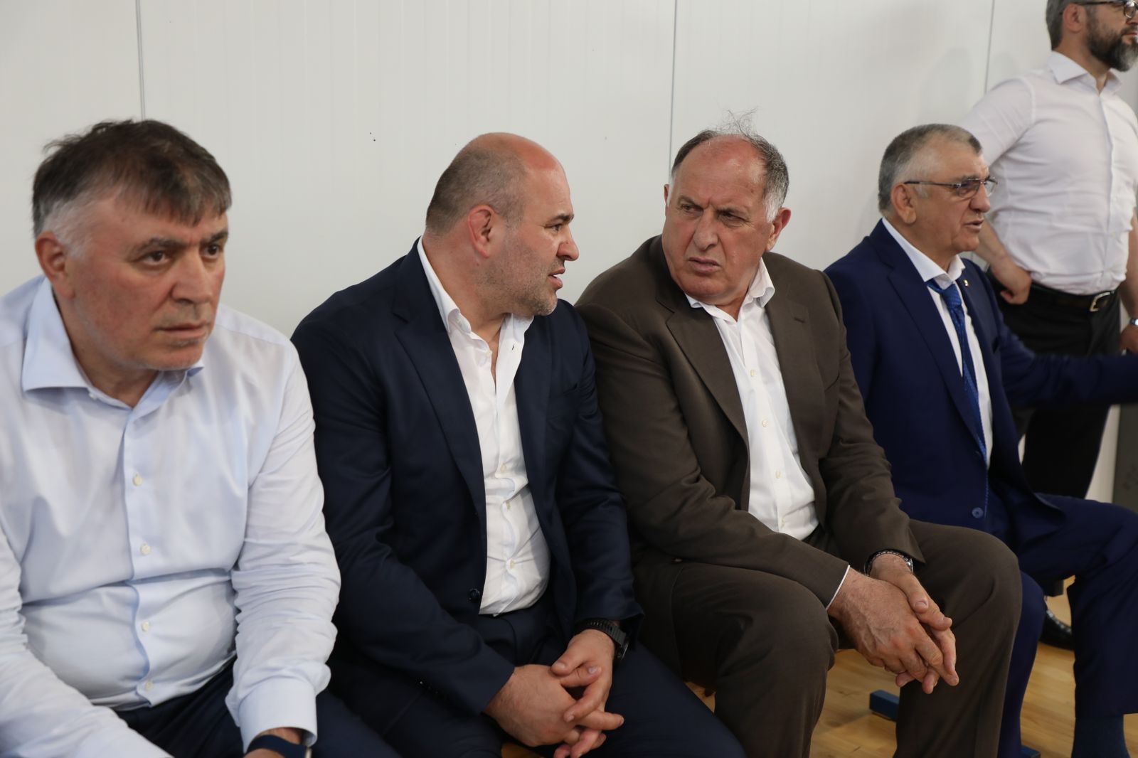Абдулмуслим Абдулмуслимов напутствовал дагестанских борцов перед Чемпионатом России